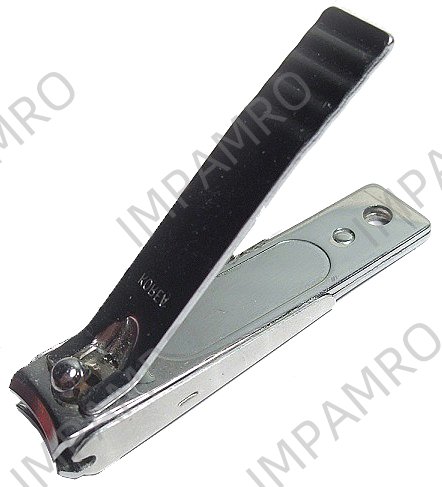 NAIL CLIPPER WITH PARED NAIL POCKET