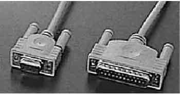 472797 - RS-232C数据线（DOS/V），9针母头转25针公头，1.5米